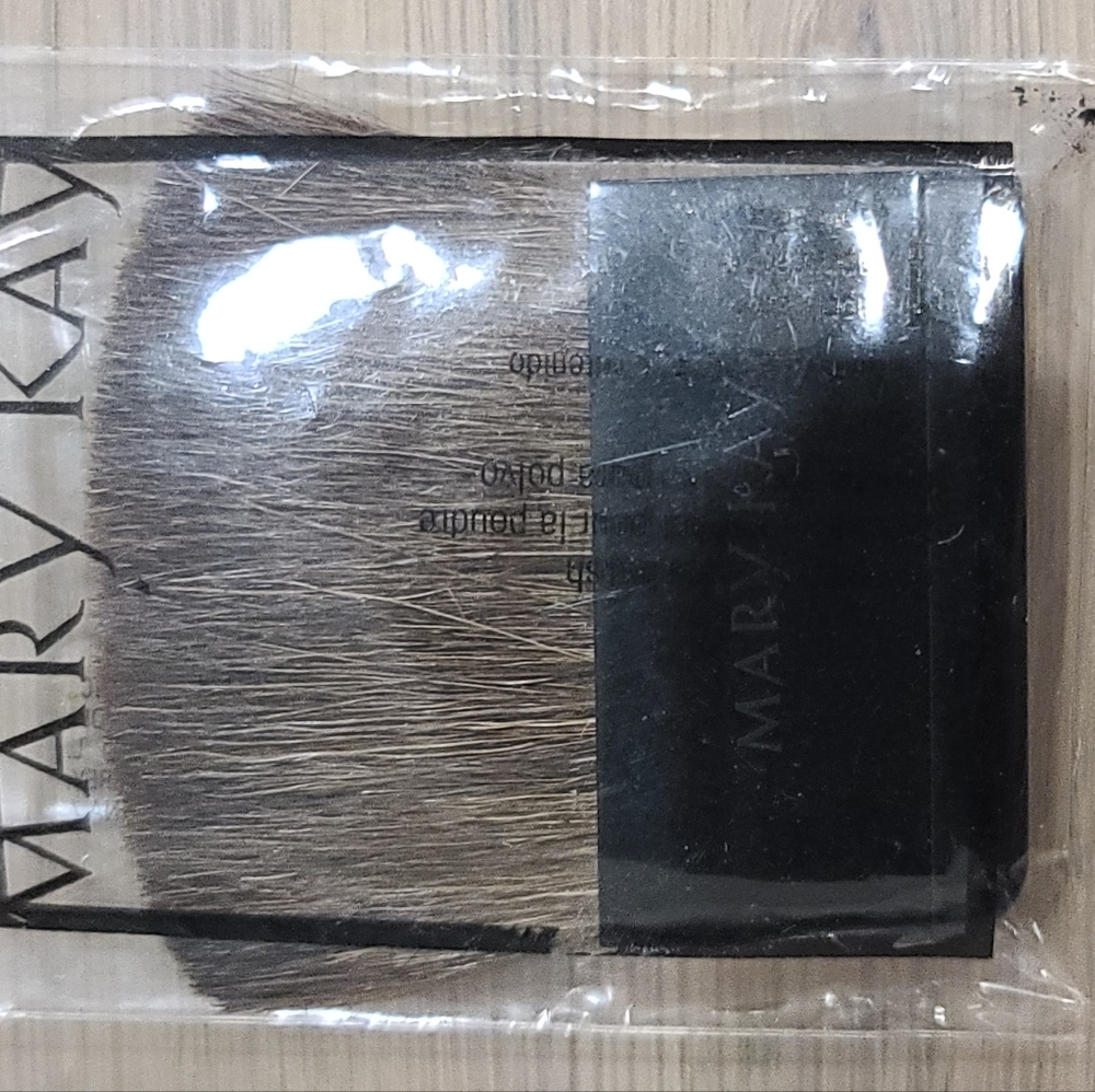 Mary Kay Compact Brush set Natural Bristle brushes - Picture 2 of 6
